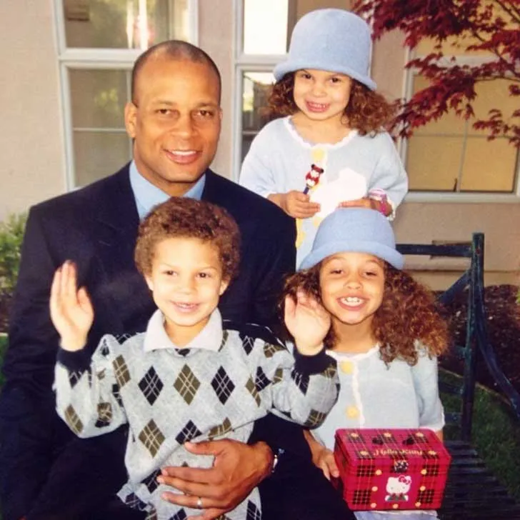 Hailey Lott with her father Ronnie and siblings Isaiah and Chloe