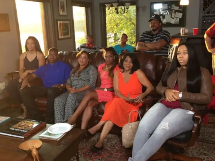 Amari Cooper with his mother, Michelle Green and his sisters