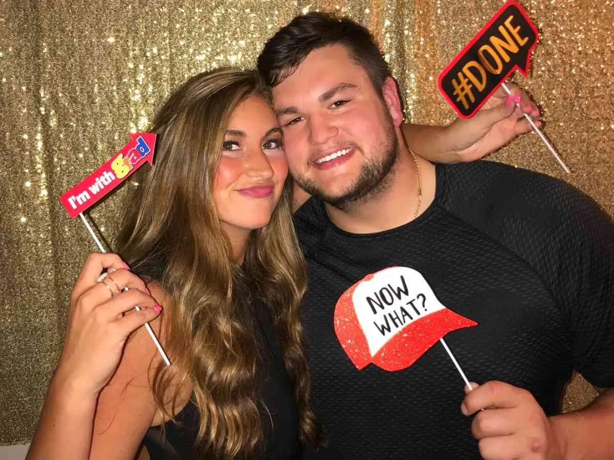 Quenton Nelson does not have a wife but he might be in a relationship with Lauren Bars