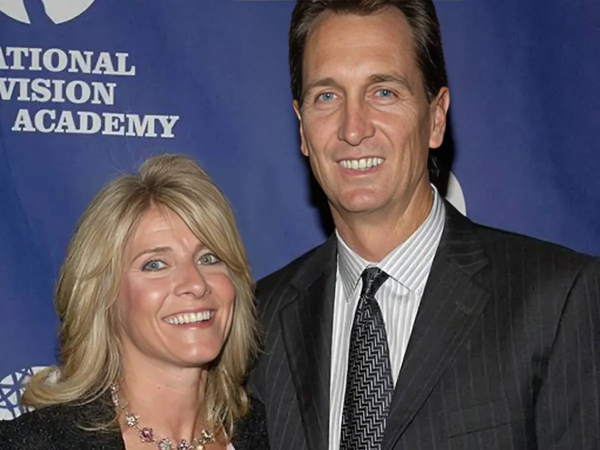 Cris Collinsworth's wife Holly Bankemper is an attorney