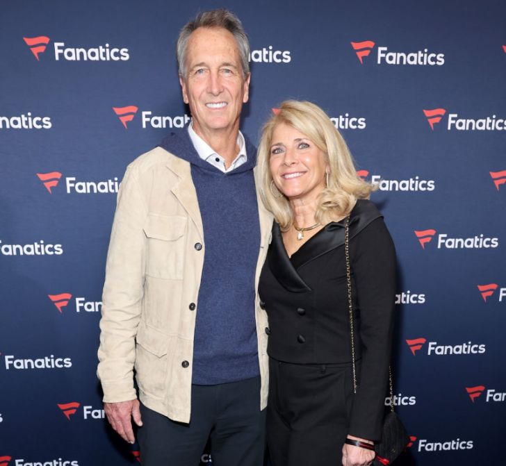 Cris Collinsworth and his wife Holly attendeing the event.