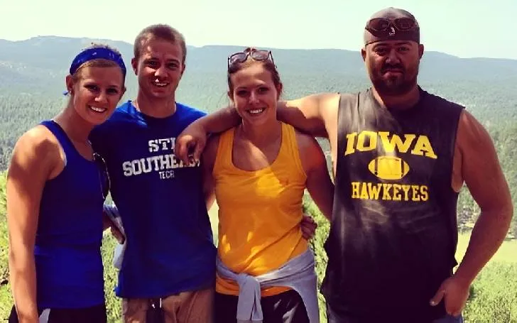 Brandon Scherff's wife Jenni Scherff with her siblings on a hike