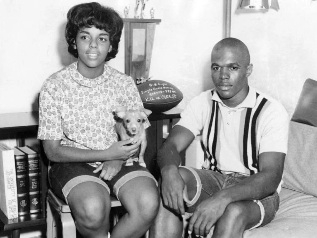 Linda McNeil is the first wife of Gale Sayers