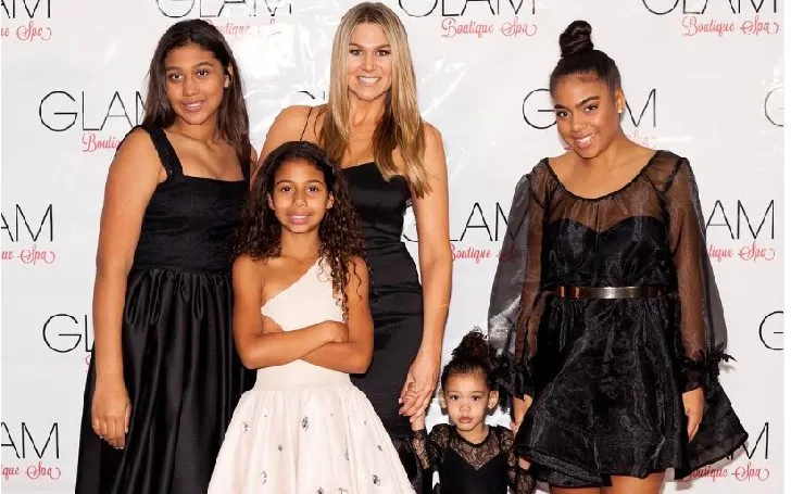 Lindsay Stoudt with her four daughters at an event
