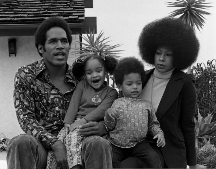 Marguerite and O.J. Simpson with their kids