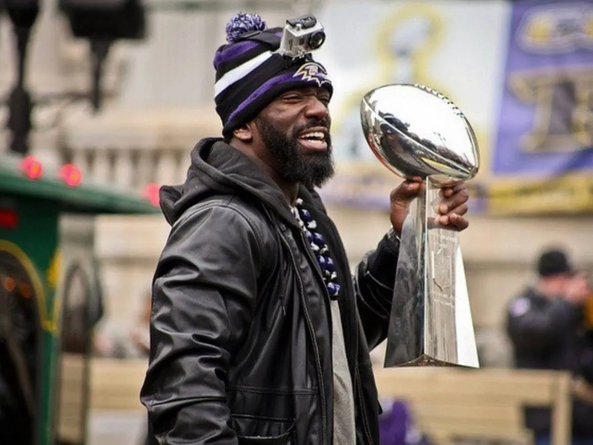 Ed Reed is unmarried and does not have a wife