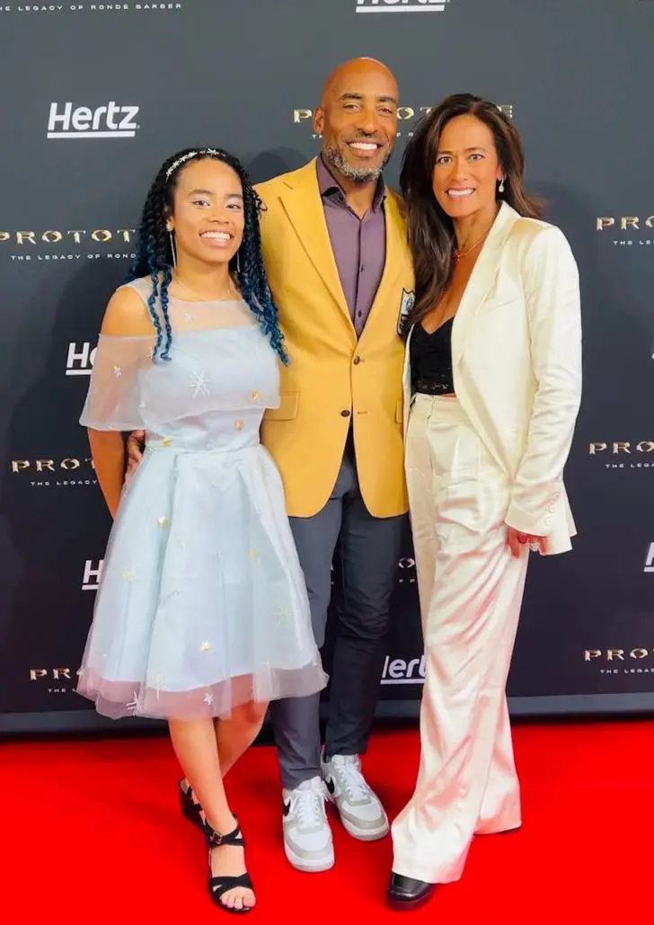 Ronde Barber with his wife and eldest daughter.