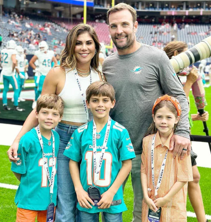 Wes Welker with his wife and children.